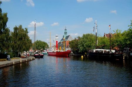 De gezellige haven van Emden