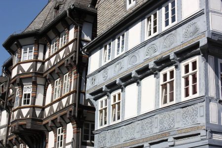 idyllische vakwerkhuizen in de binnenstad van Goslar