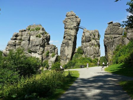 wandelen naar de externsteine in het teutoburger wald